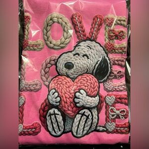NEW Large Pink Snoopy Love Graphic T-shirt